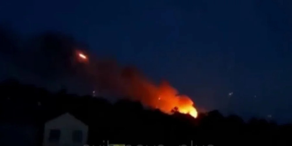 Вибухи в окупованому Донецьку: горить склад боєприпасів, детонація триває