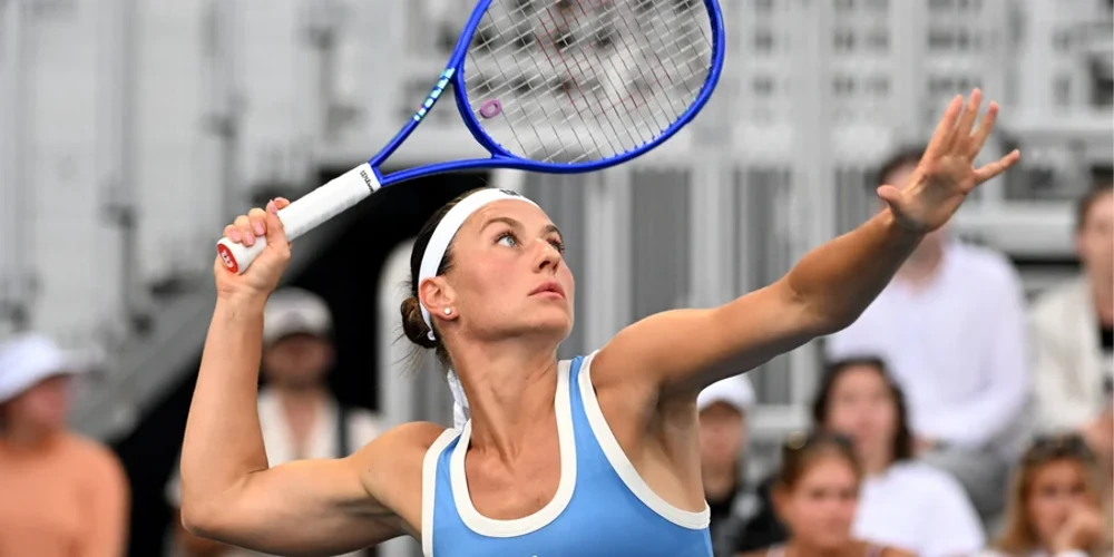 Марта Костюк святкує перемогу над Медісон Кіз на WTA 1000 у Торонто