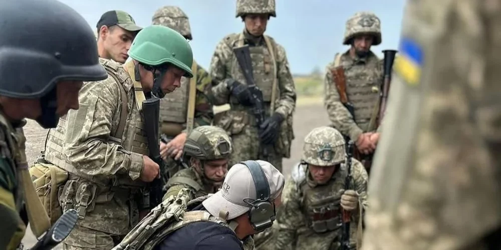 «Скеля» і «Азов»: формат оперативного підпорядкування без входження до структури корпусу