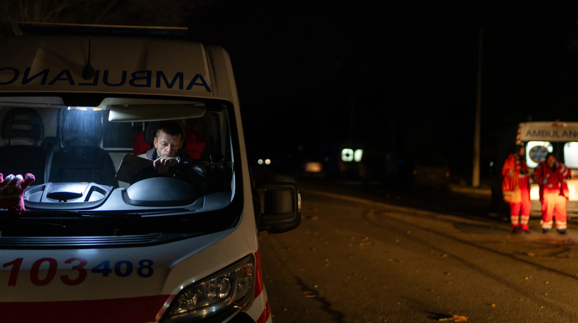 Зруйнований приватний будинок у селі Вікторівка після авіаудару