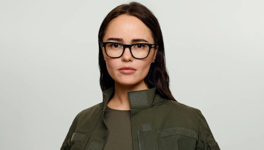 Антибалістична система Freyja та гендиректорка FirePoint Ірина Терех під час саміту з оборони і космосу у Брюсселі