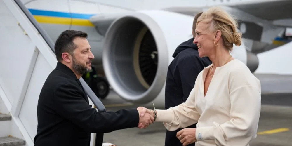 Президент України Володимир Зеленський та голова МЗС Ісландії Торгердур Катрін Гуннарсдоттір під час зустрічі