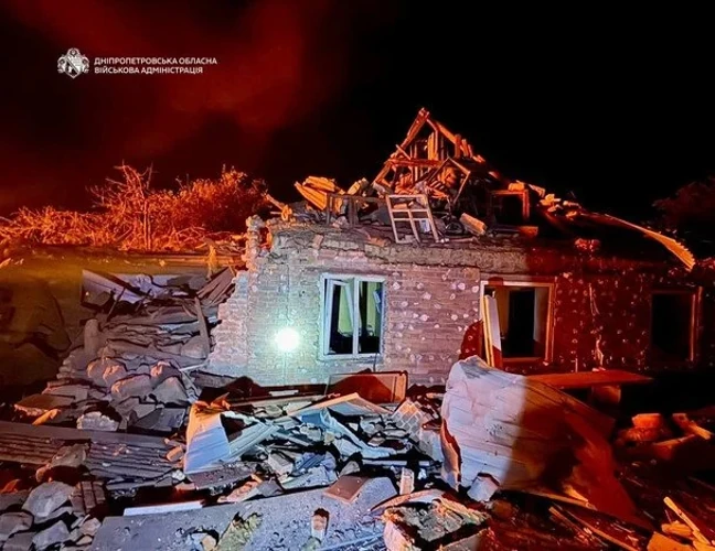 Наслідки російської атаки КАБ на Дніпро 19 жовтня 2026 року (фото Дніпропетровської ОВА)