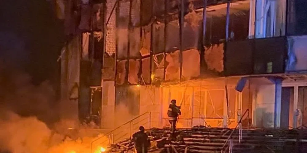 Наслідки пожежі після влучання БПЛА у приватну телерадіокомпанію у Кременчуці, фото ДСНС